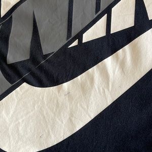 Men’s Nike T-shirt   Very good condition  tiny marks on Swoosh, very tiny